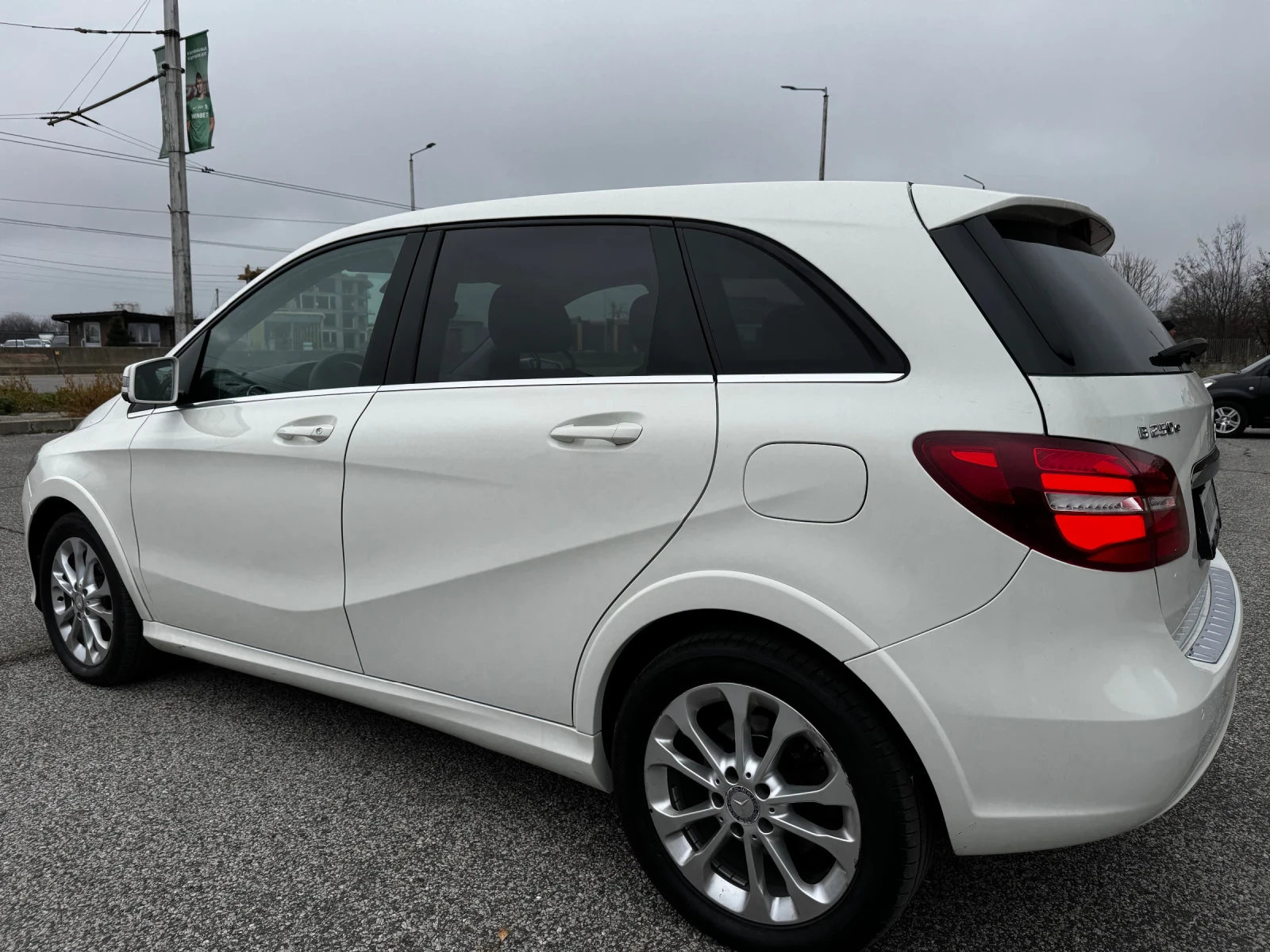 Mercedes-Benz B 250 B250e - изображение 3