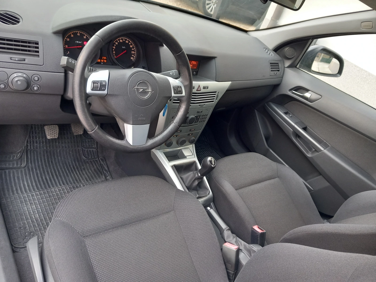 Opel Astra 1.4 клима Facelift - изображение 10