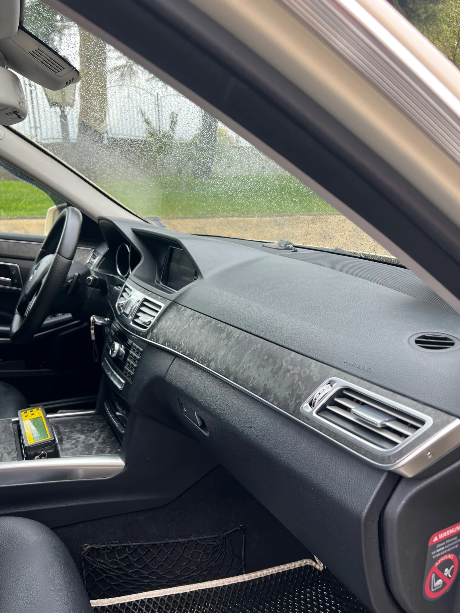 Mercedes-Benz E 200  - изображение 10