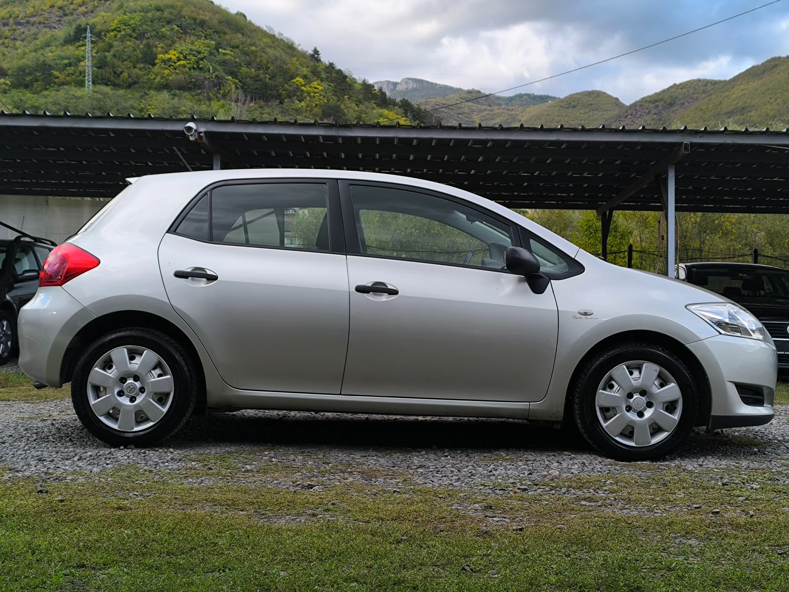 Toyota Auris -1.4D4D-90кс-КЛИМАТИК- - изображение 2