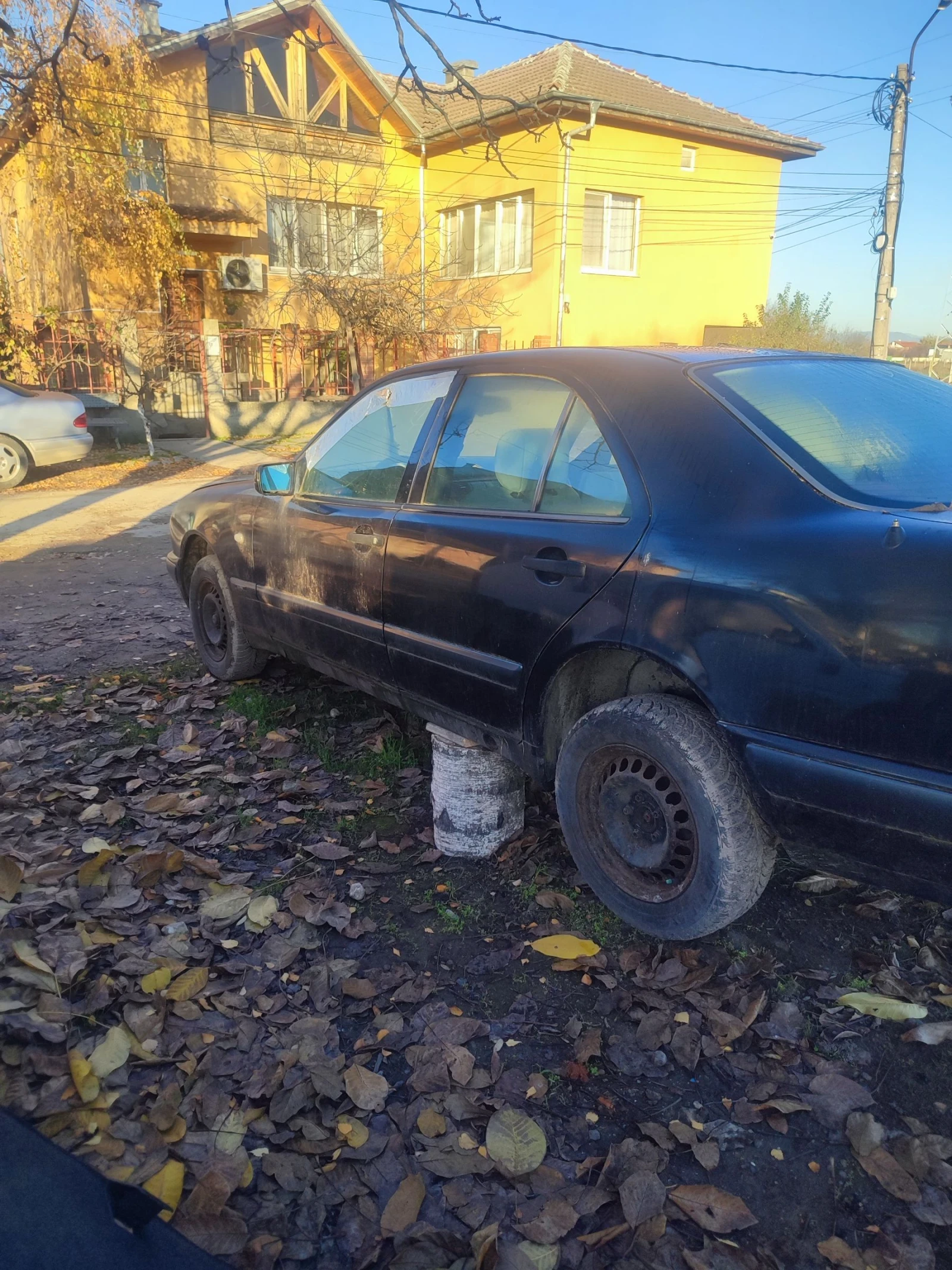 Mercedes-Benz E 230 CLASSIC Цяла или на части - изображение 3
