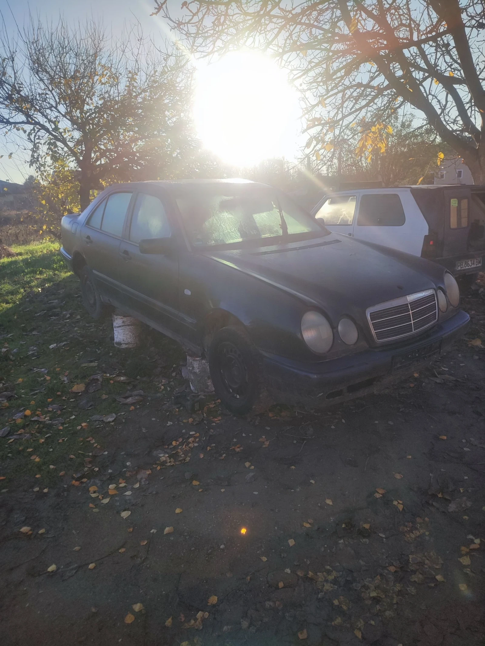 Mercedes-Benz E 230 CLASSIC Цяла или на части - изображение 2