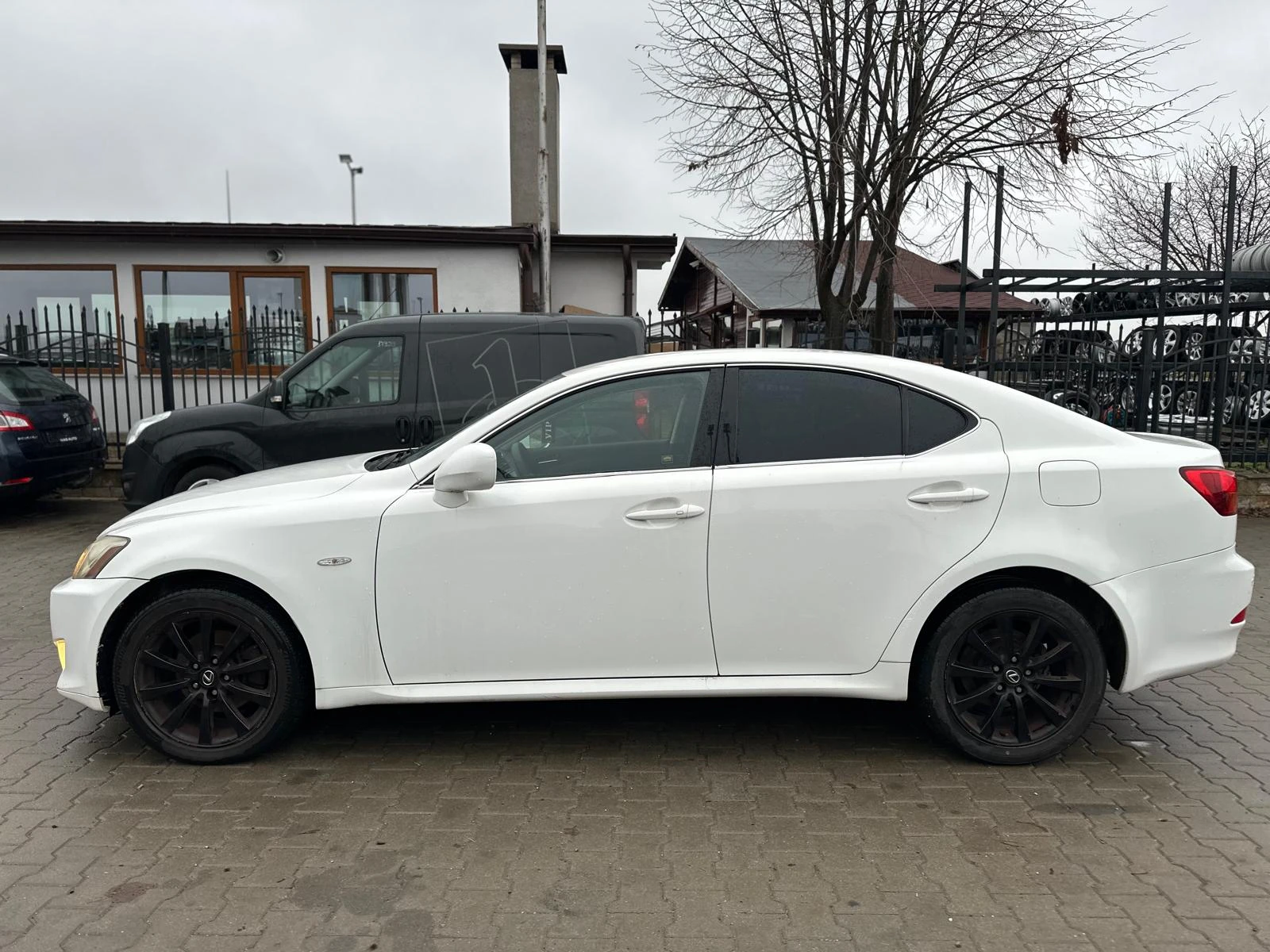 Lexus IS 220d / LUXURY / 177 HP /  - изображение 2