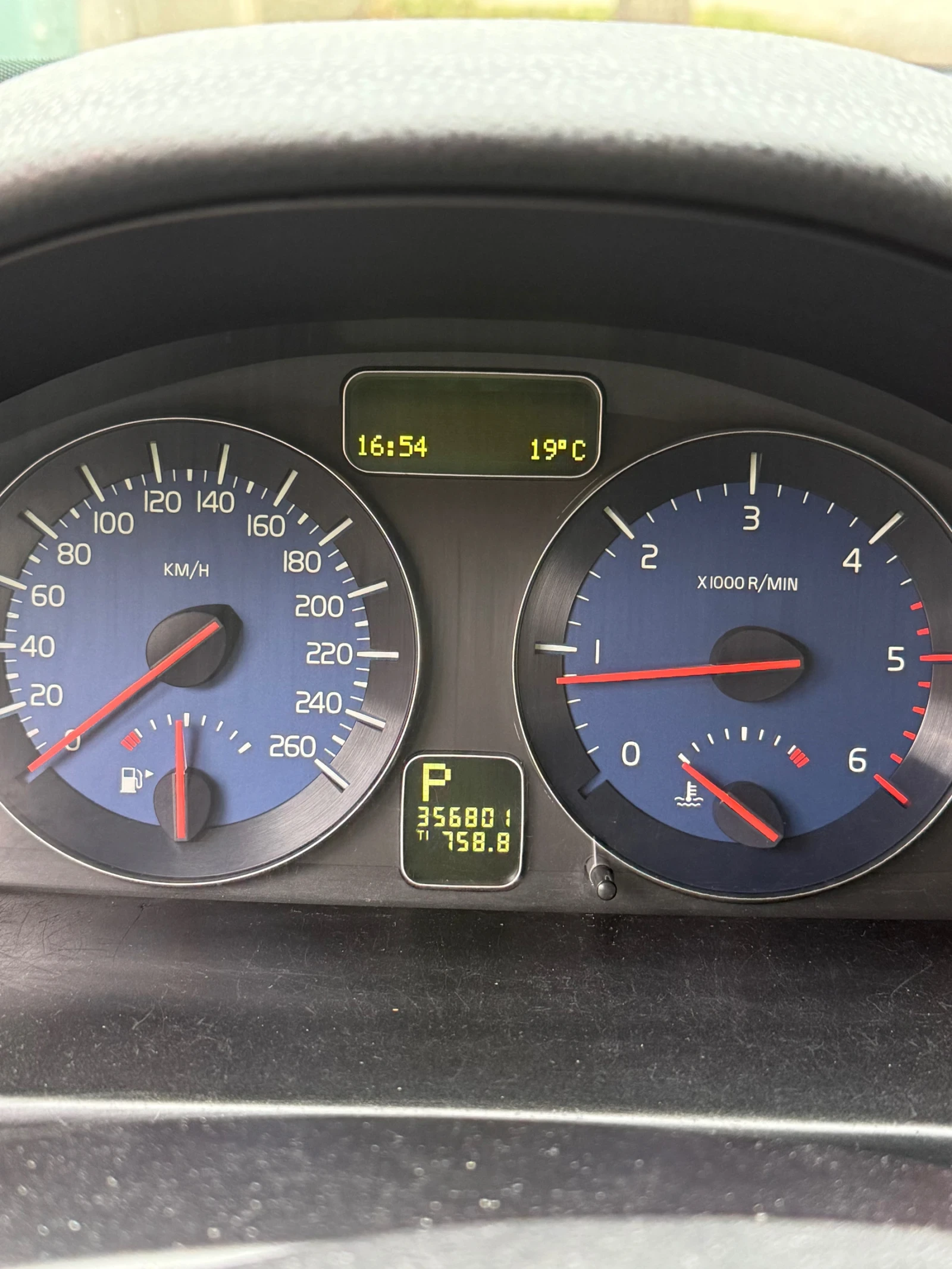 Volvo V50 R-Design - изображение 9