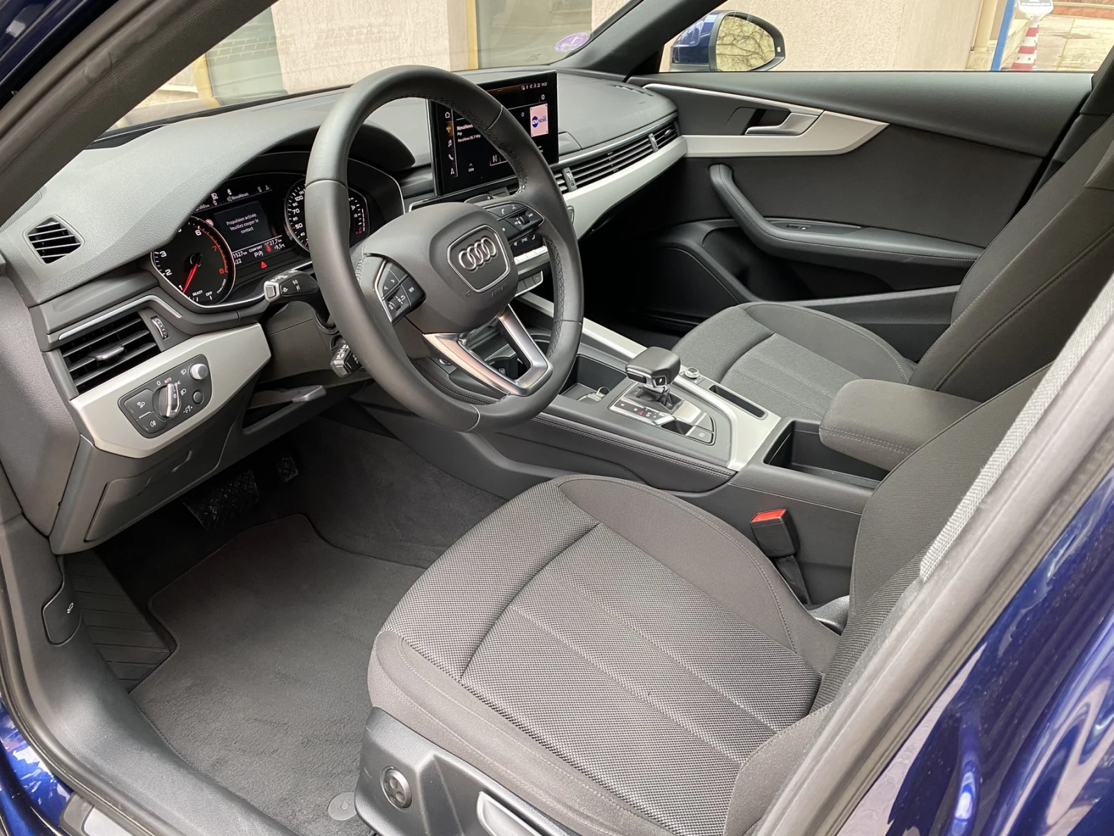 Audi A4 2.0 TFSI /Design/Matrix/Head Up , снимка 10 - Автомобили и джипове - 53065288