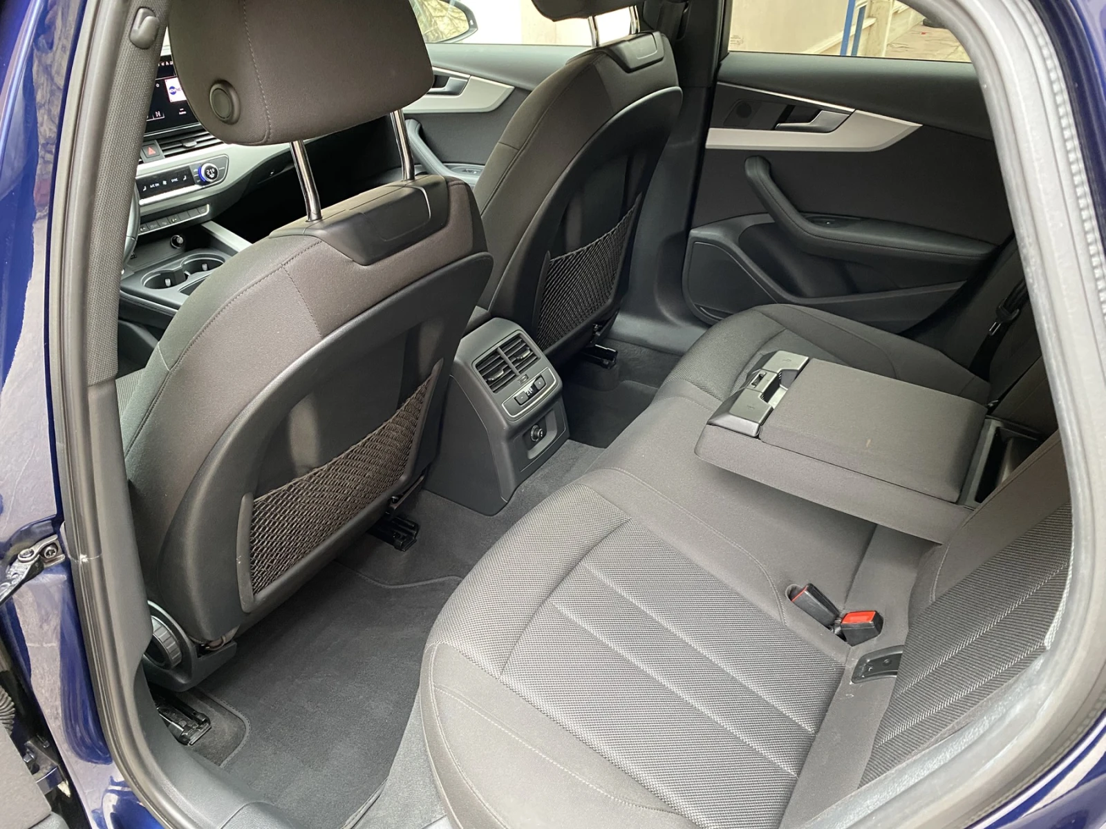 Audi A4 2.0 TFSI /Design/Matrix/Head Up , снимка 12 - Автомобили и джипове - 53065288