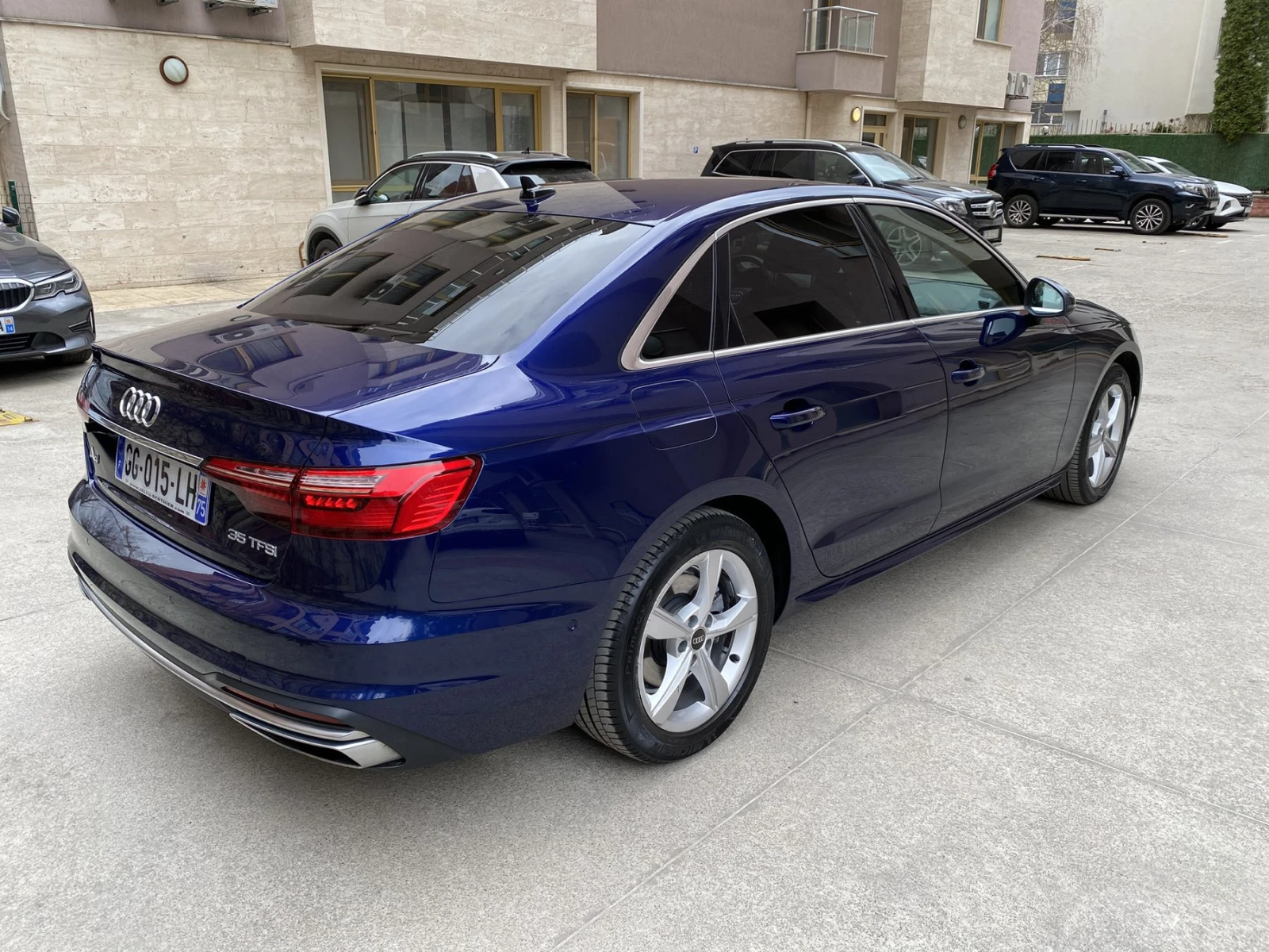 Audi A4 2.0 TFSI /Design/Matrix/Head Up , снимка 5 - Автомобили и джипове - 53065288
