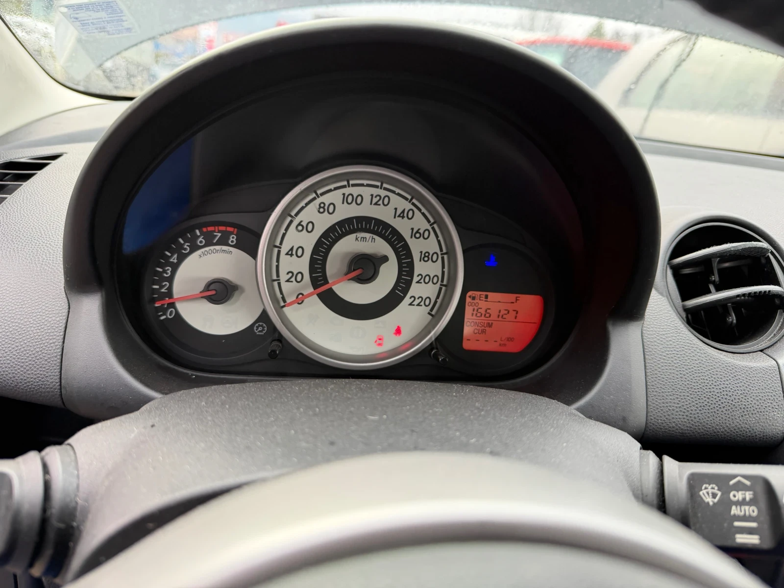 Mazda 2 1, 3i 86 - изображение 6