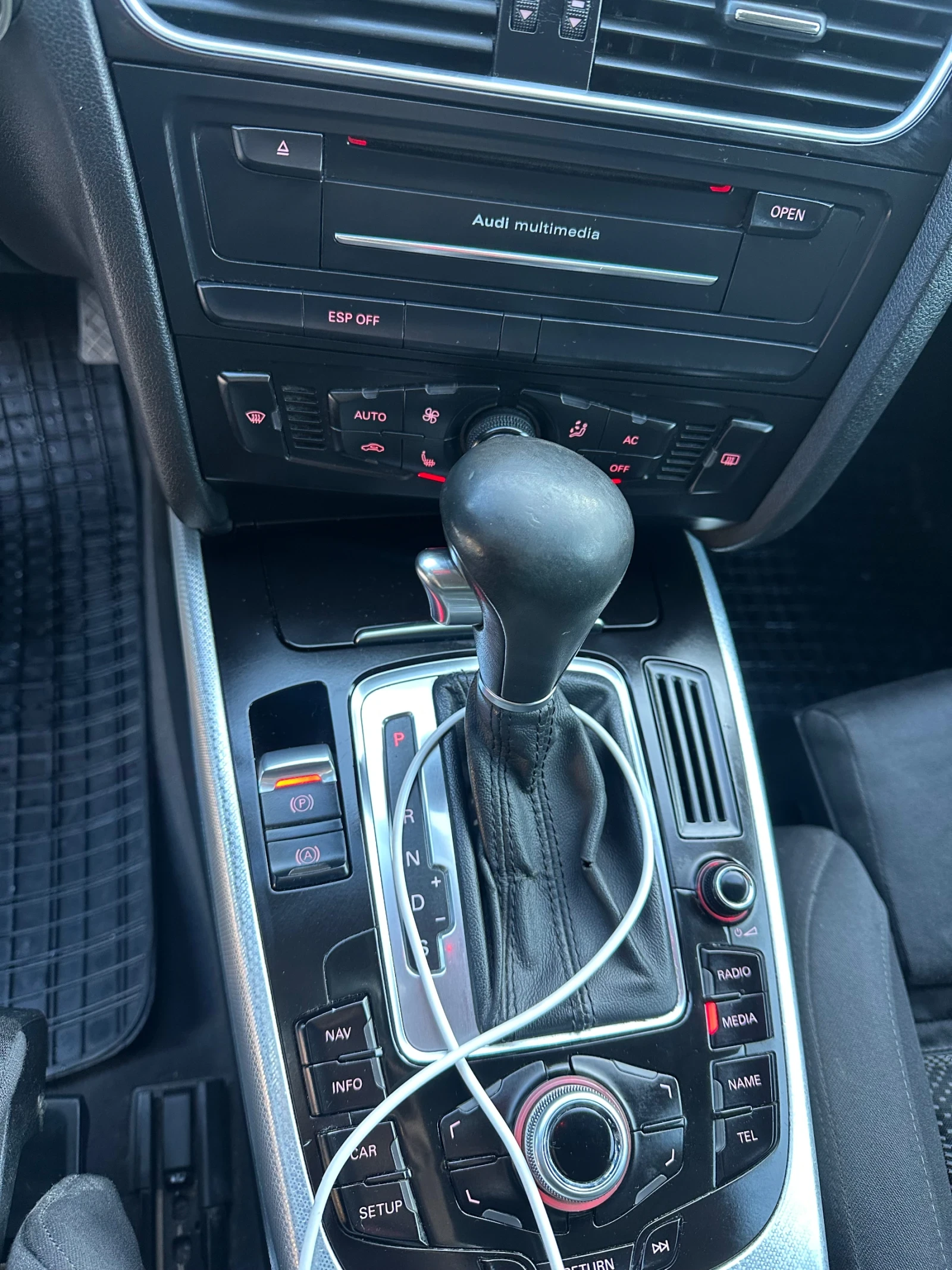 Audi A4, снимка 5 - Автомобили и джипове - 53760266