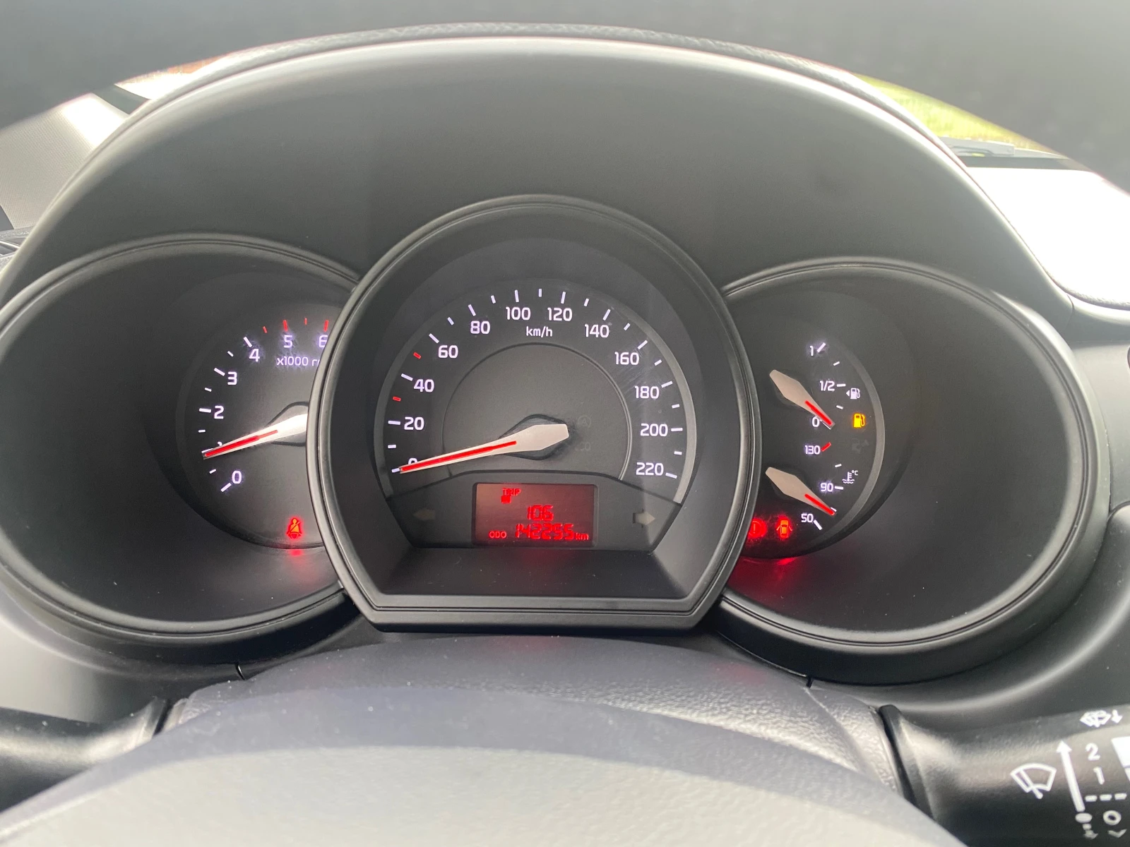 Kia Rio 1.1 ТОП, снимка 8 - Автомобили и джипове - 54417151