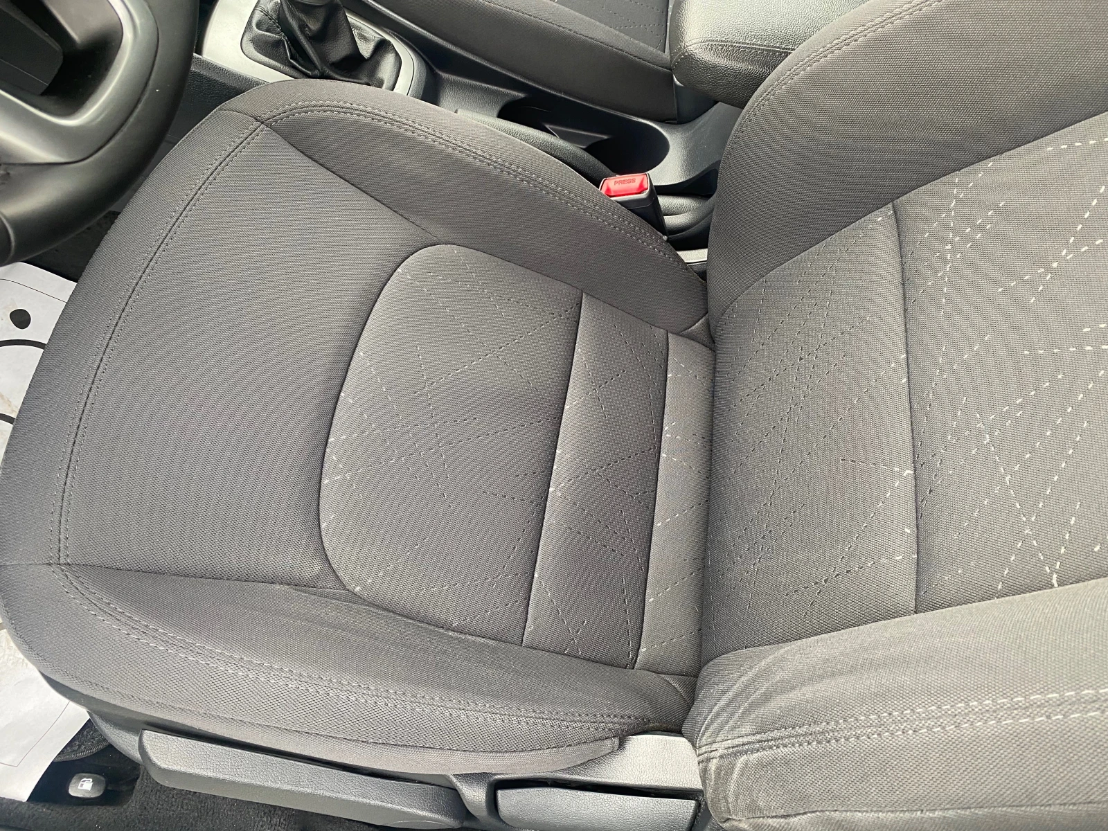 Kia Rio 1.1 ТОП, снимка 12 - Автомобили и джипове - 54417151
