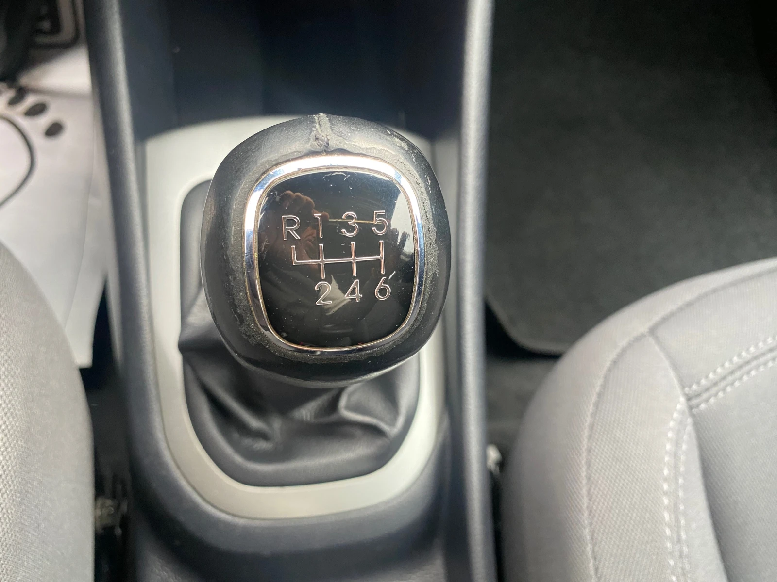 Kia Rio 1.1 ТОП, снимка 11 - Автомобили и джипове - 54417151