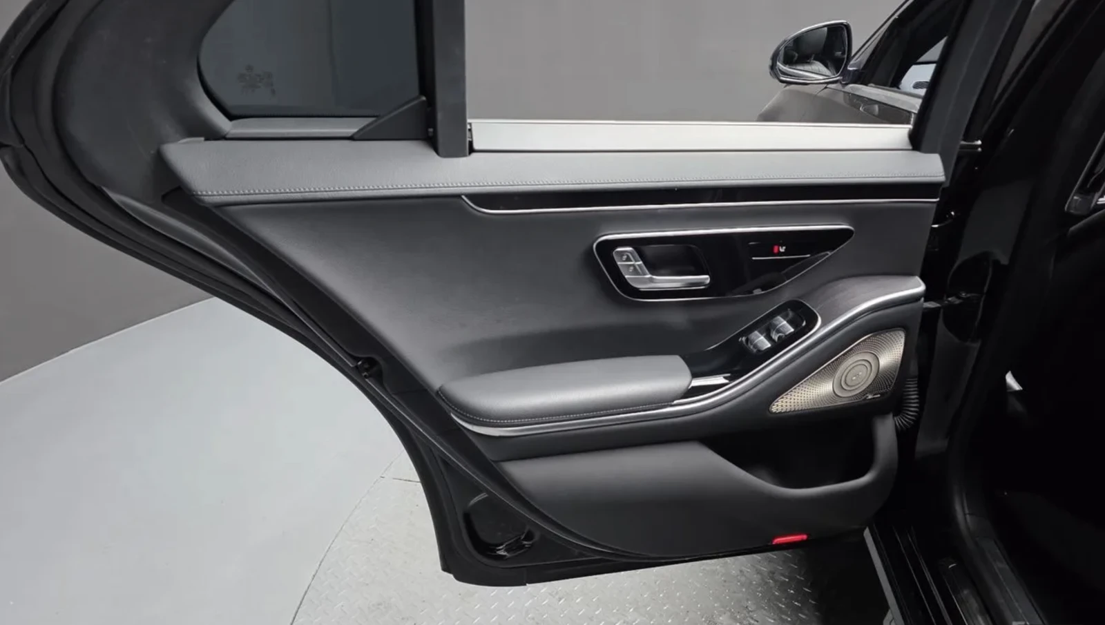 Mercedes-Benz S 350 d / BURMESTER / МАСАЖ / 360 КАМЕРИ / HUD, снимка 13 - Автомобили и джипове - 55186159