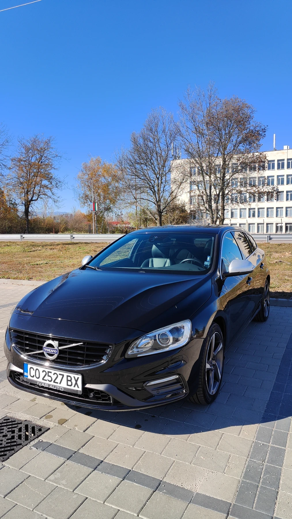 Volvo V60 D6 AWD Plug-in-Hybrid R-Design