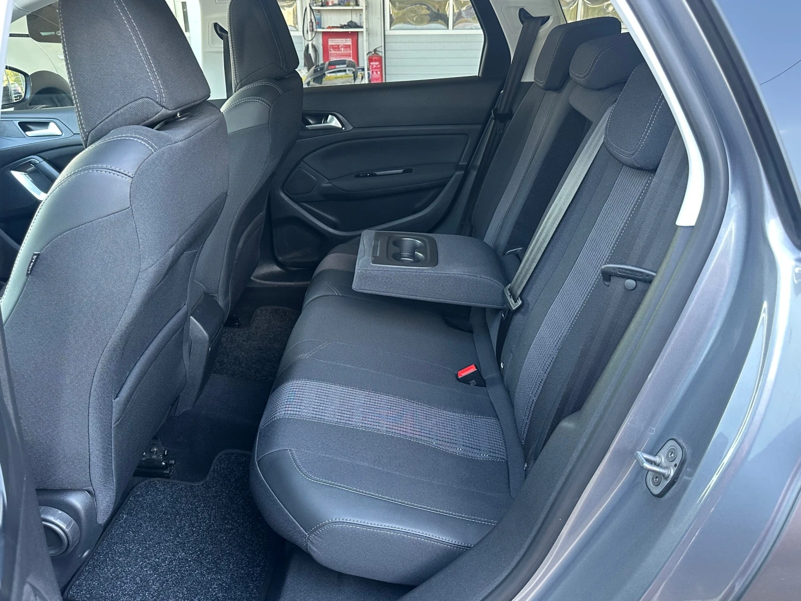 Peugeot 308 1.5HDI-130к.с-ALLURE-LED-NAVI-CAMERA, снимка 12 - Автомобили и джипове - 55909872