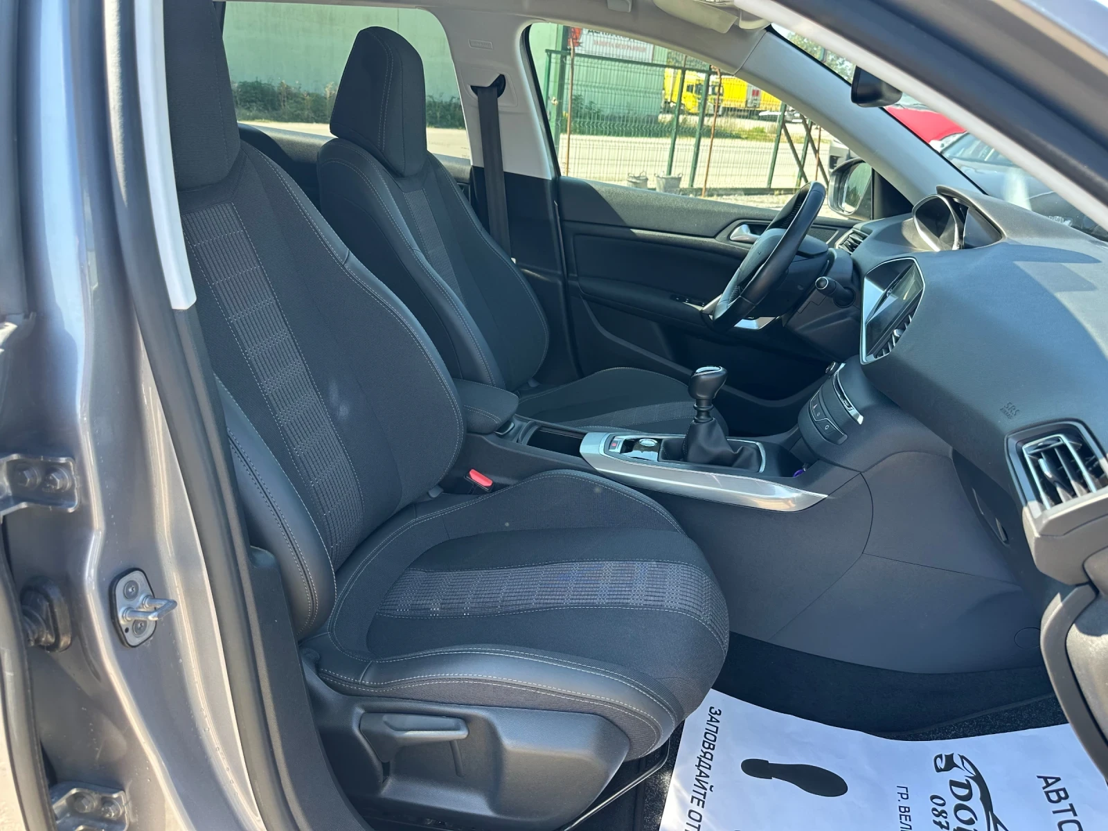 Peugeot 308 1.5HDI-130к.с-ALLURE-LED-NAVI-CAMERA, снимка 16 - Автомобили и джипове - 55909872