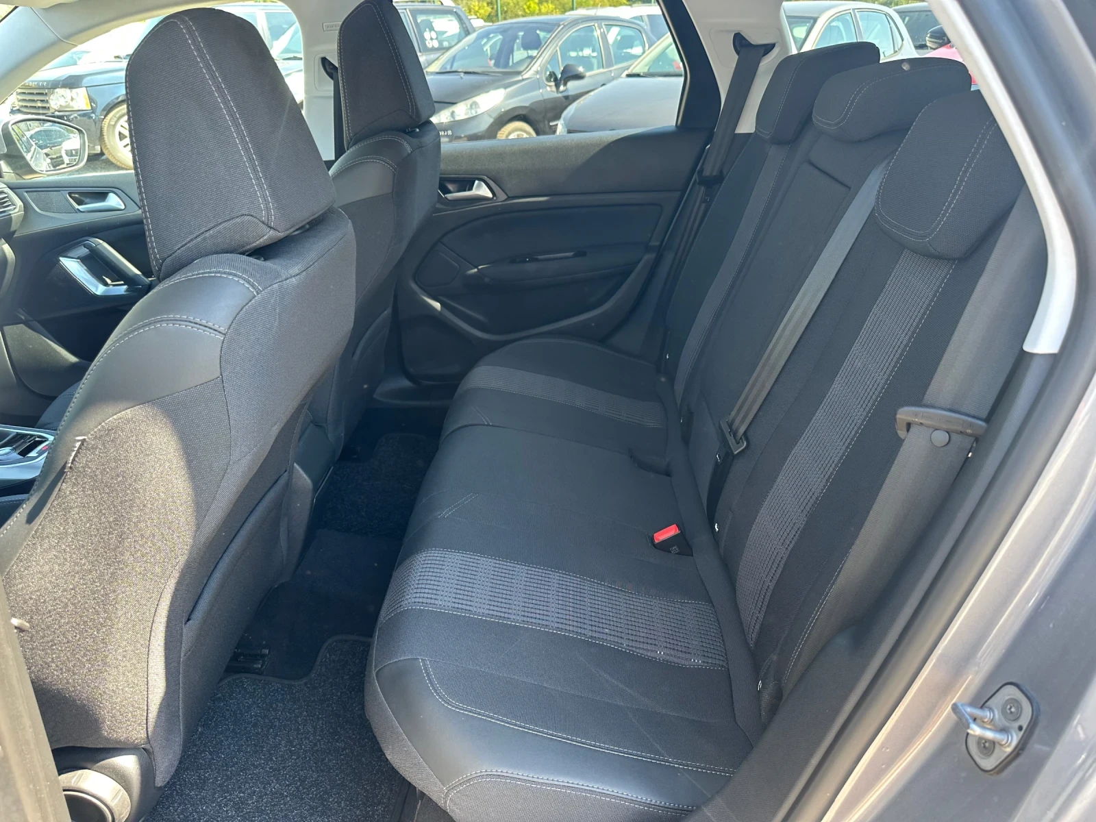 Peugeot 308 1.5HDI-130к.с-ALLURE-LED-NAVI-CAMERA, снимка 13 - Автомобили и джипове - 55909872