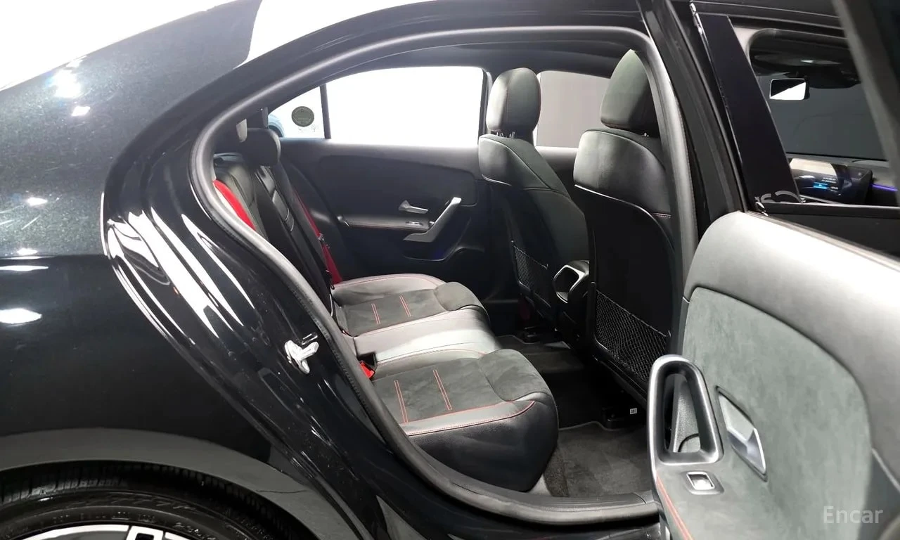 Mercedes-Benz A 35 * AMG A35 4MATIC Sedan * АВТОКРЕДИТ* , снимка 12 - Автомобили и джипове - 55939812