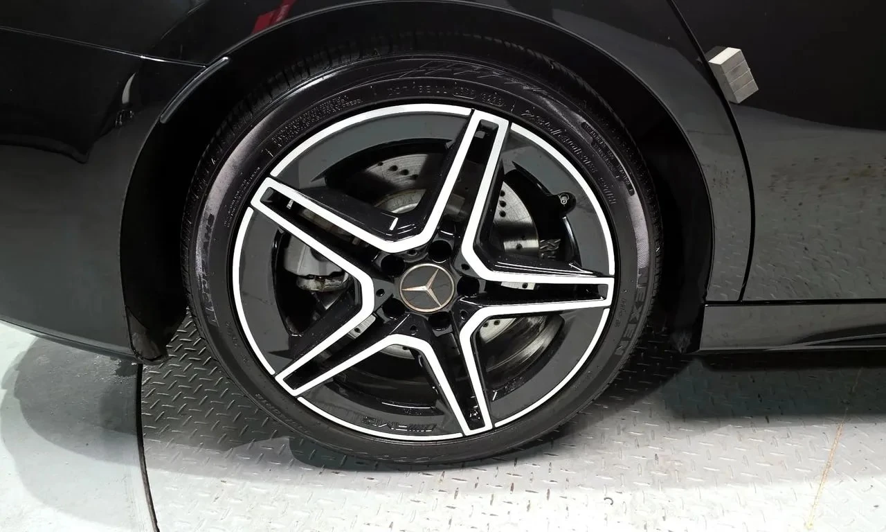 Mercedes-Benz A 35 * AMG A35 4MATIC Sedan * АВТОКРЕДИТ* , снимка 5 - Автомобили и джипове - 55939812