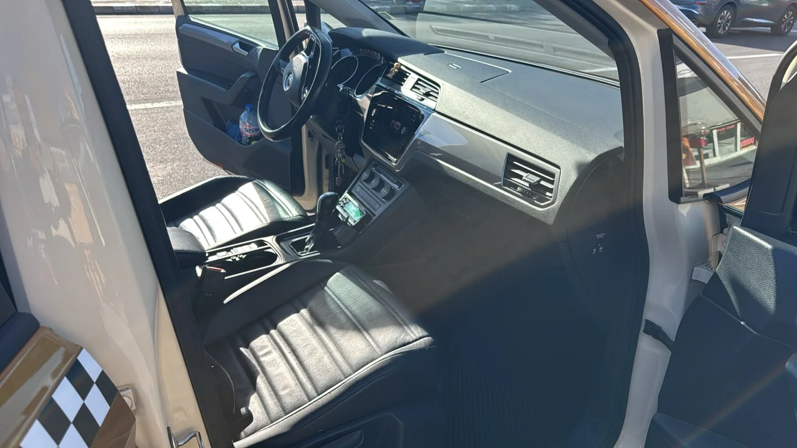 VW Touran, снимка 4 - Автомобили и джипове - 56208679