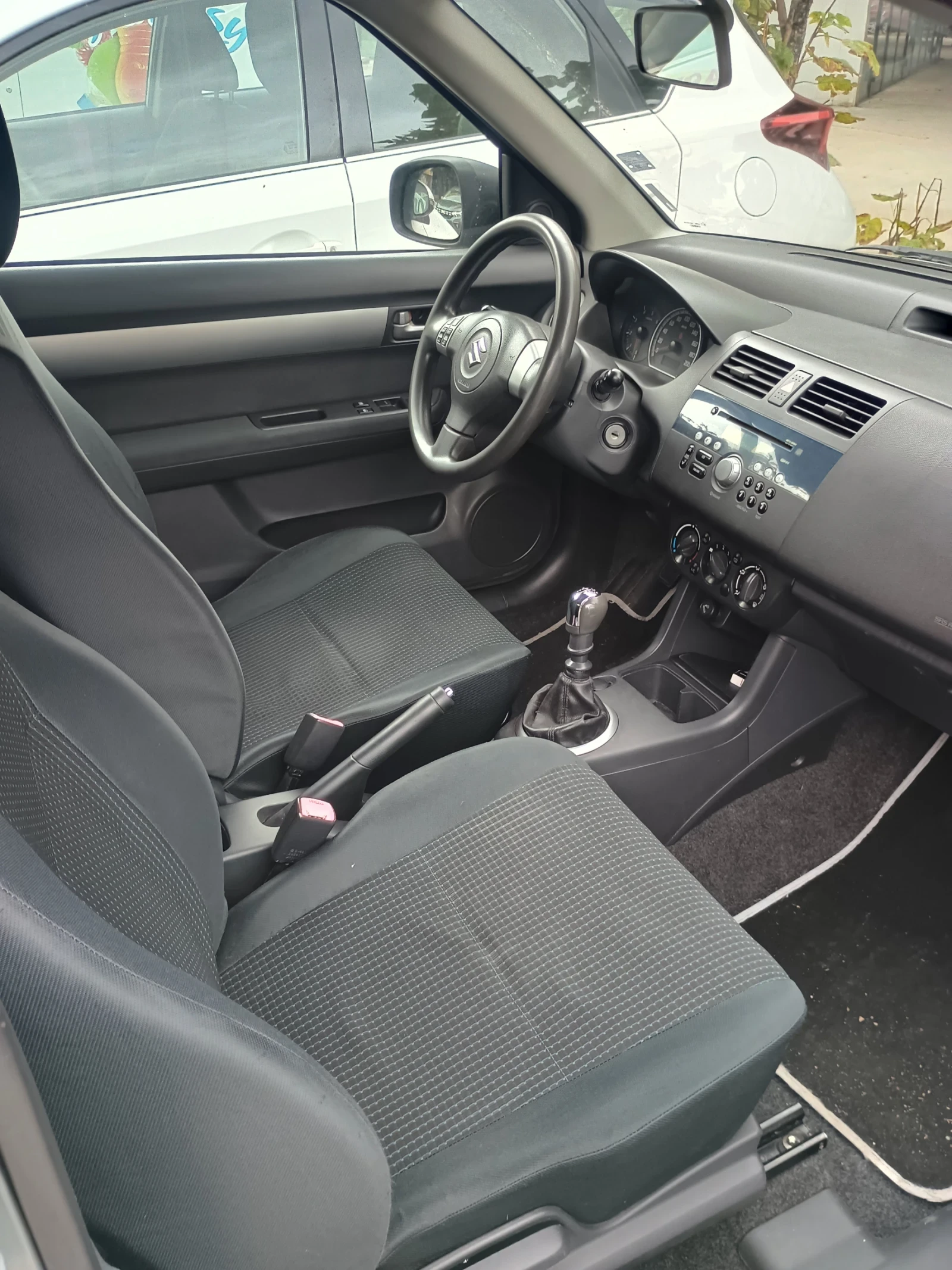 Suzuki Swift мулти джет, снимка 4 - Автомобили и джипове - 56705782