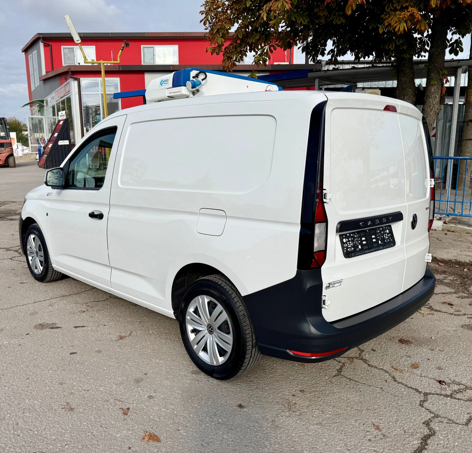 VW Caddy 2.0 TDI ХЛАДИЛЕН 4 Motion ЕВРО 6, снимка 3 - Автомобили и джипове - 56749438