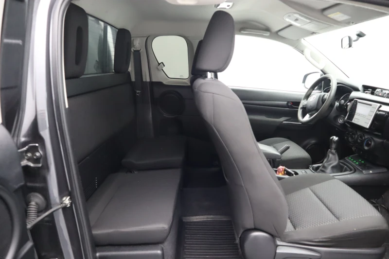 Toyota Hilux Extra Cab 2.4D, снимка 15 - Автомобили и джипове - 52143949