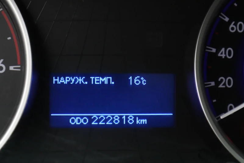 Toyota Hilux Extra Cab 2.4D, снимка 12 - Автомобили и джипове - 52143949