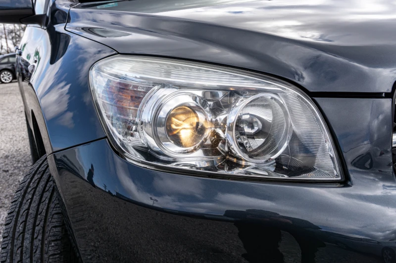 Toyota Rav4 2.2 D-4D 4x4 МНОГО ЗАПАЗЕНА! Безпл. обслужване, снимка 8 - Автомобили и джипове - 53523720