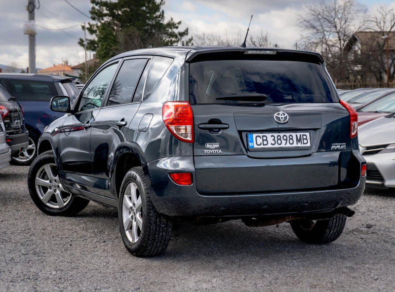 Toyota Rav4 2.2 D-4D 4x4 МНОГО ЗАПАЗЕНА! Безпл. обслужване, снимка 5 - Автомобили и джипове - 53523720