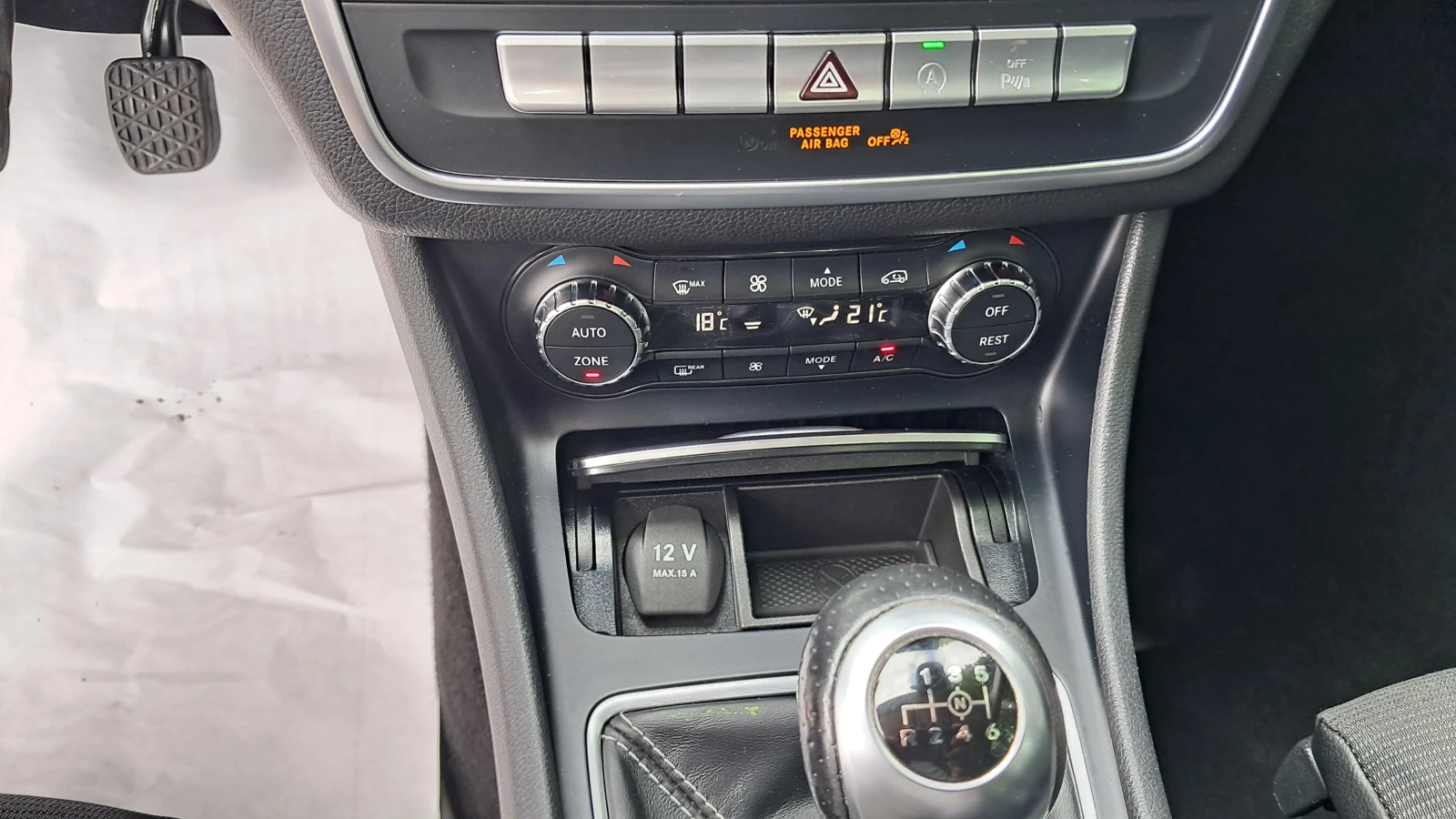 Mercedes-Benz GLA 200 2.2D РЕАЛ КМ ФЕЙС ИЗКЛЮЧИТЕЛН СЕРВ КНИЖ ЛЕД ПАНОРМ, снимка 12 - Автомобили и джипове - 39726706