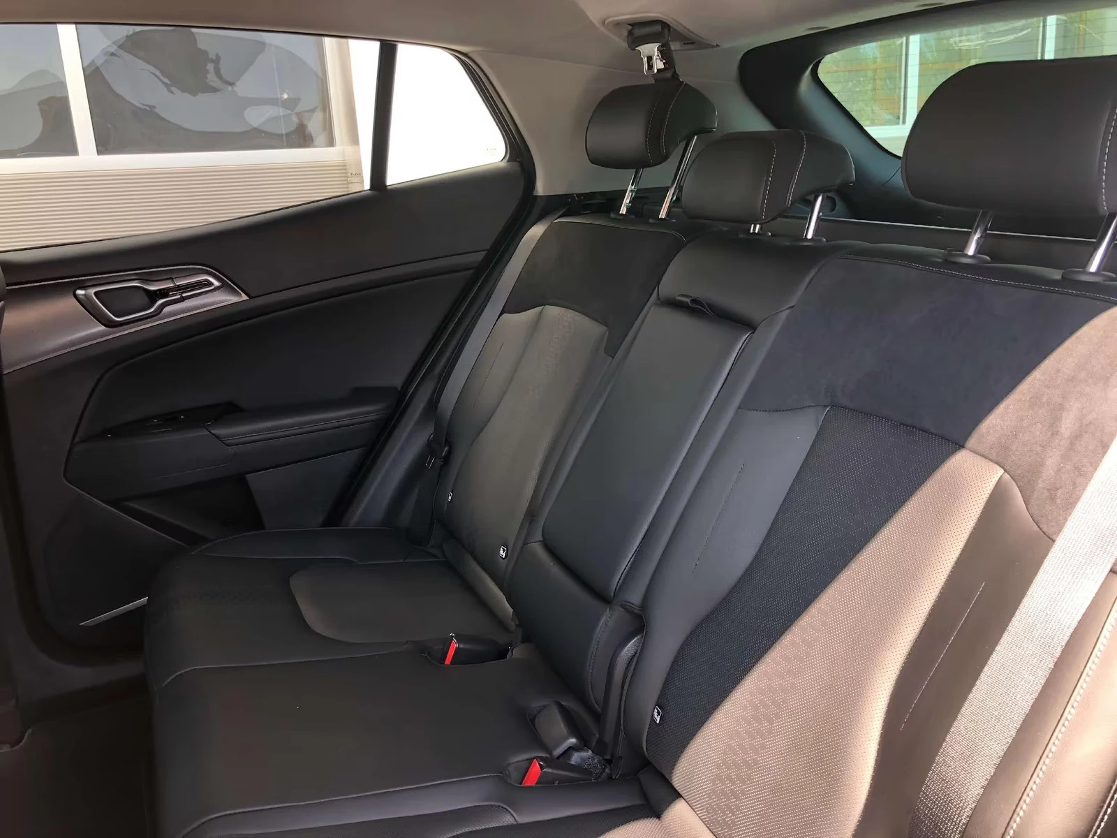 Kia Sportage SPIRIT/265HP/CAM/NAVI/LED/DIGI/KLESS/CPLAY/229g | Mobile.bg   15