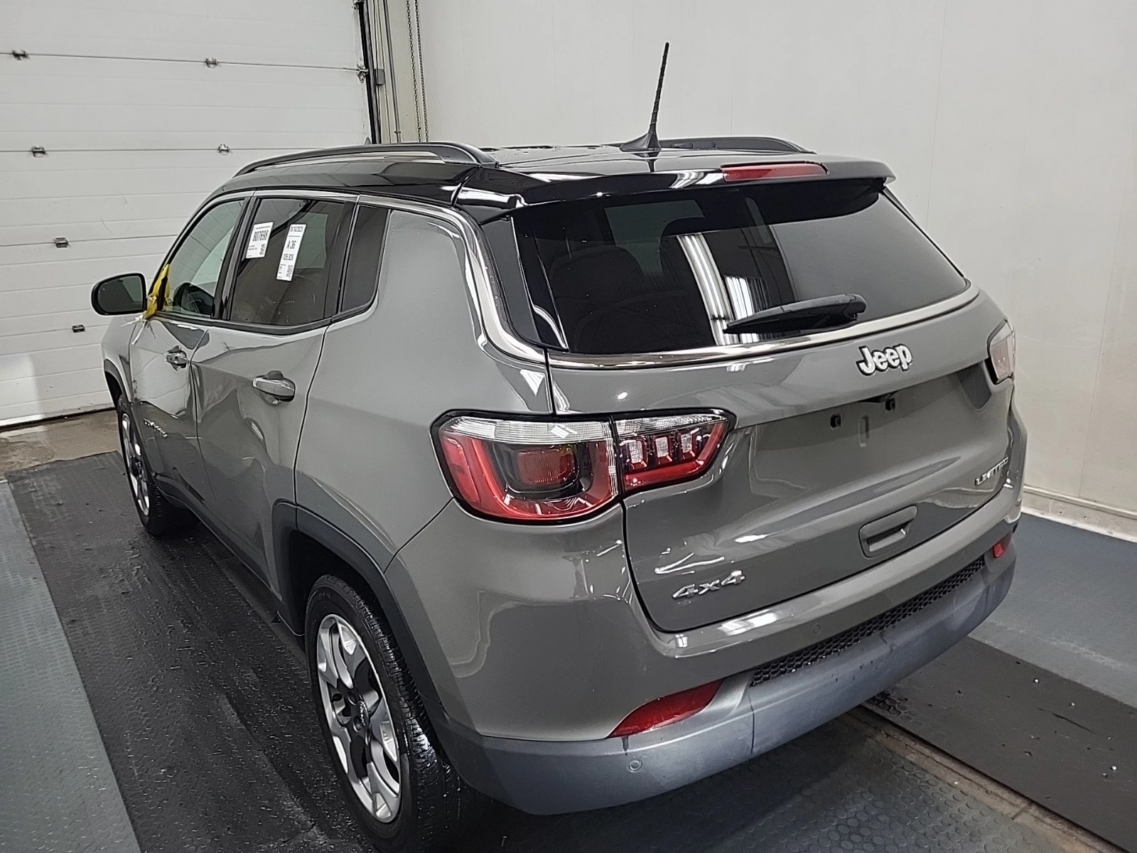 Jeep Compass LIMITED * CARFAX * АвтоКредит * Цена до България*  - изображение 3