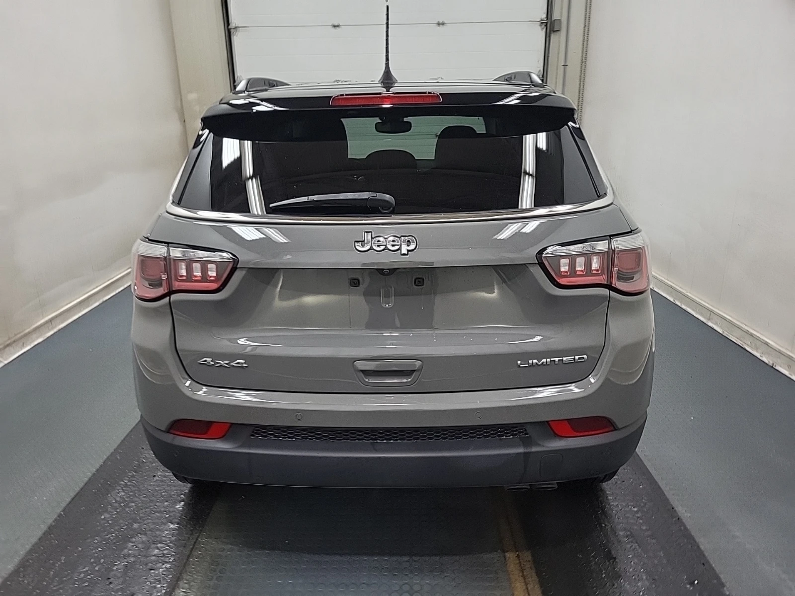 Jeep Compass LIMITED * CARFAX * АвтоКредит * Цена до България*  - изображение 4
