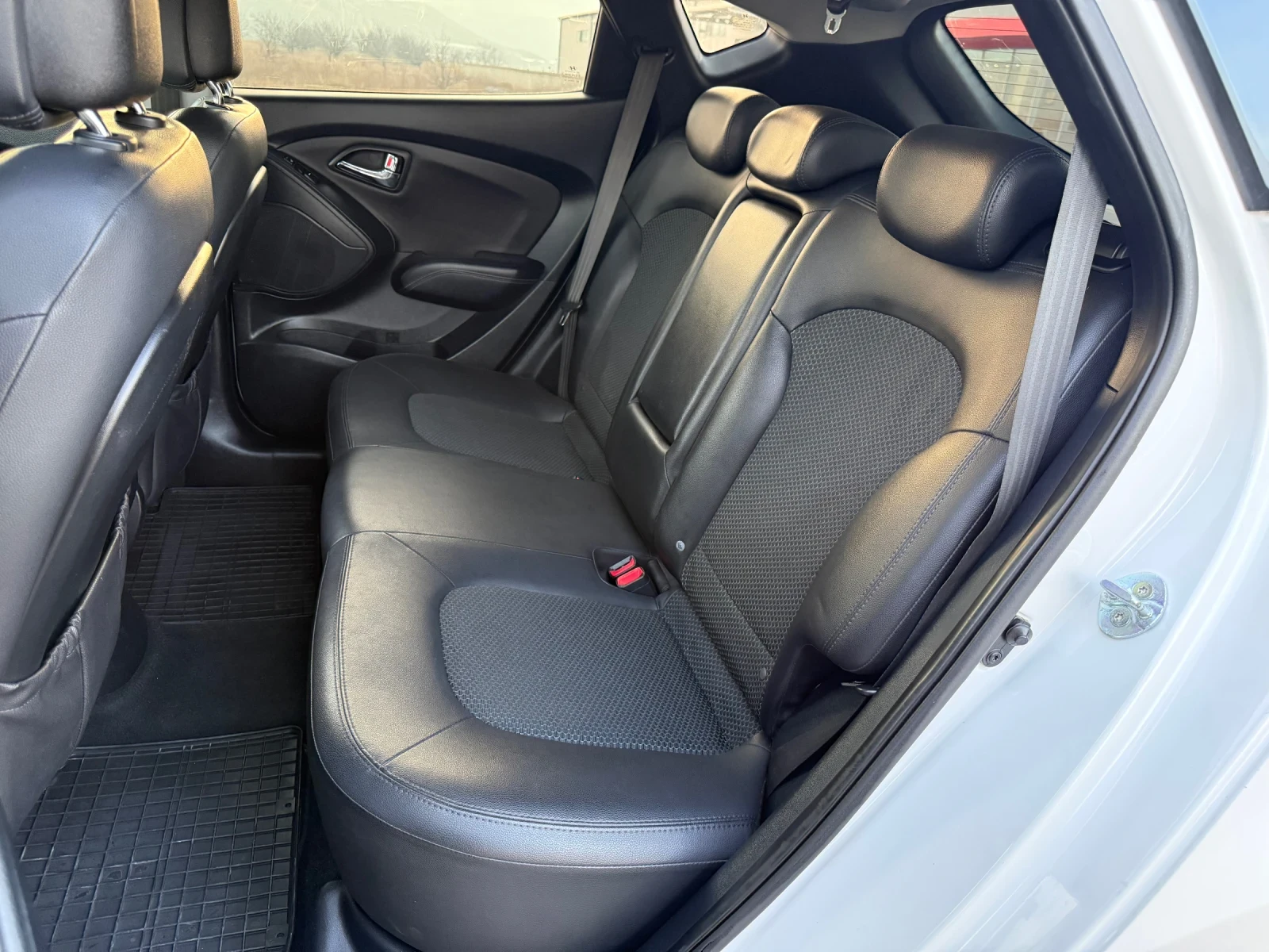 Hyundai IX35 1.7 CRDi / NAVI / CAMERA / KOJA / PODGREV / XENON | Mobile.bg � ����������� 11
