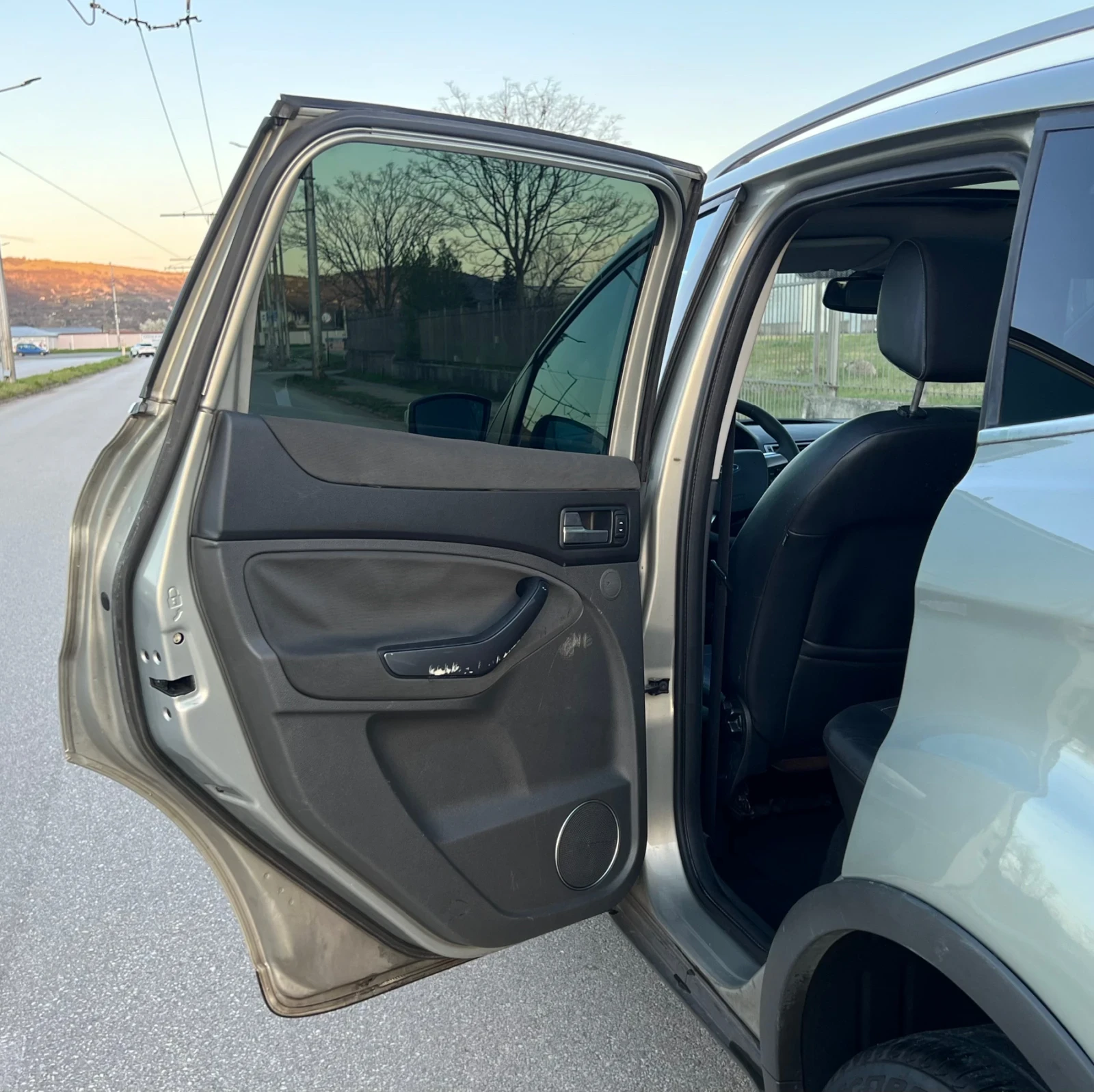 Ford Kuga 2.0 HDI 136кс 4Х4 КЛИМАТРОНИК ВНОС ИТАЛИЯ, снимка 13 - Автомобили и джипове - 54136937