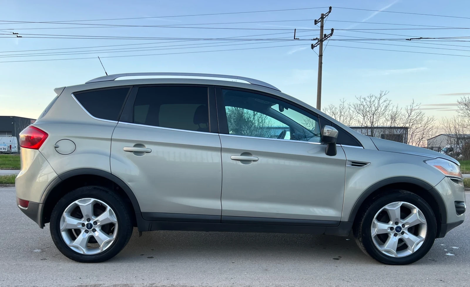 Ford Kuga 2.0 HDI 136кс 4Х4 КЛИМАТРОНИК ВНОС ИТАЛИЯ, снимка 4 - Автомобили и джипове - 54136937
