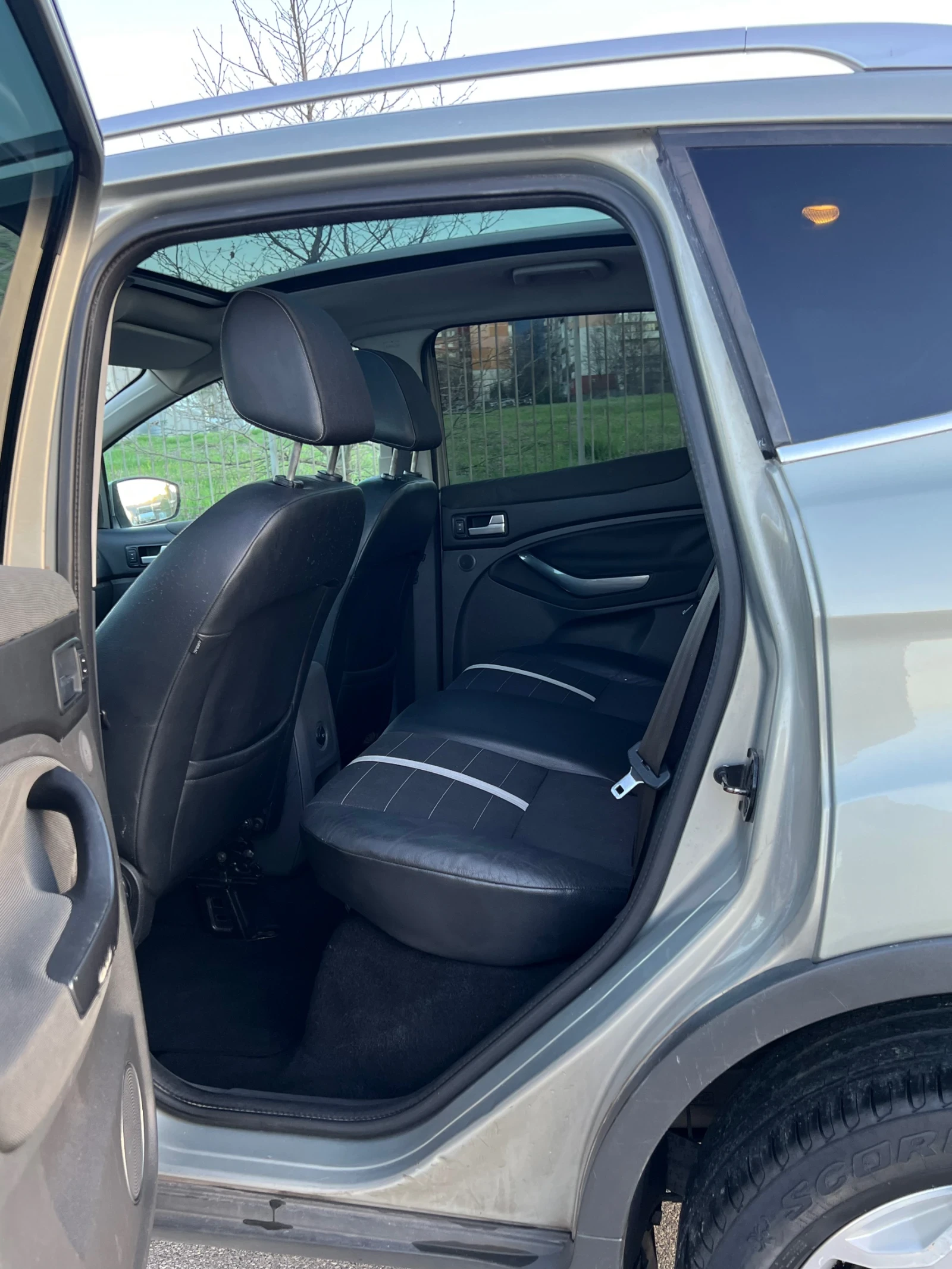 Ford Kuga 2.0 HDI 136кс 4Х4 КЛИМАТРОНИК ВНОС ИТАЛИЯ, снимка 15 - Автомобили и джипове - 54136937