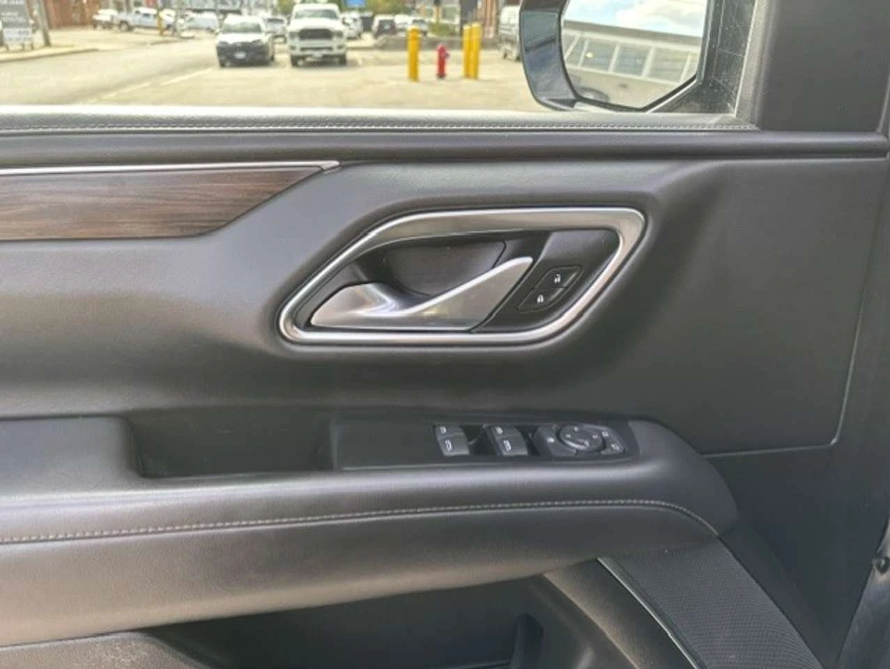 Chevrolet Tahoe 4X4 8 PASSENGER-CAMERA-1 OWNER-CERTIFIED! | Mobile.bg � ����������� 17