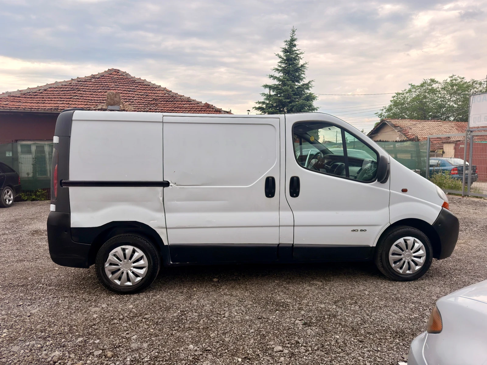 Renault Trafic Нов внос 1.9 CDTi , снимка 9 - Бусове и автобуси - 54808857