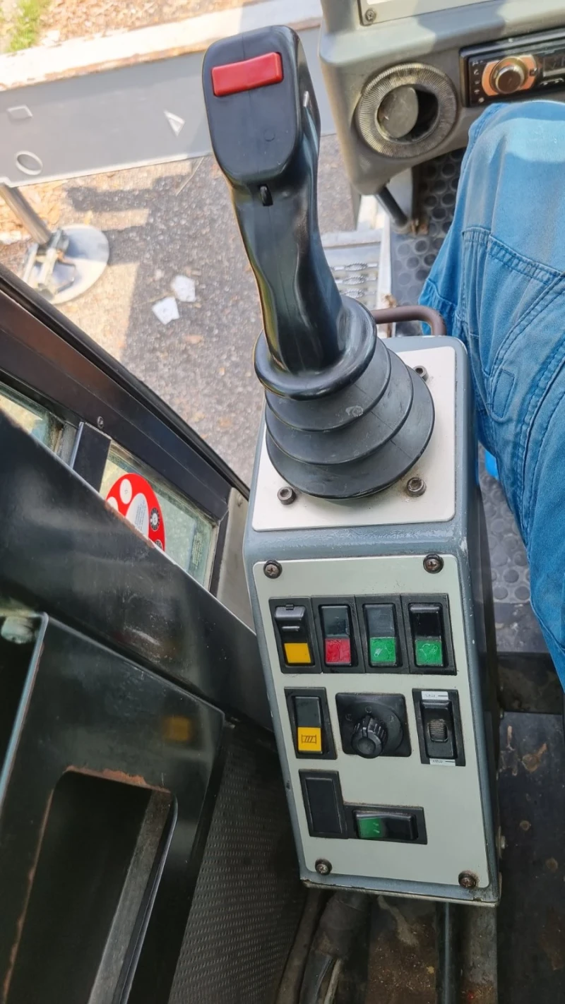 Други Друг DEMAG AC 40-1 City 6х6х6, снимка 10 - Камиони - 53560577