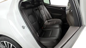 Kia Stinger 2.0* BLIND SPOT* ПОДГРЕВ ВОЛАН* КРАЙНА ЦЕНА, снимка 12