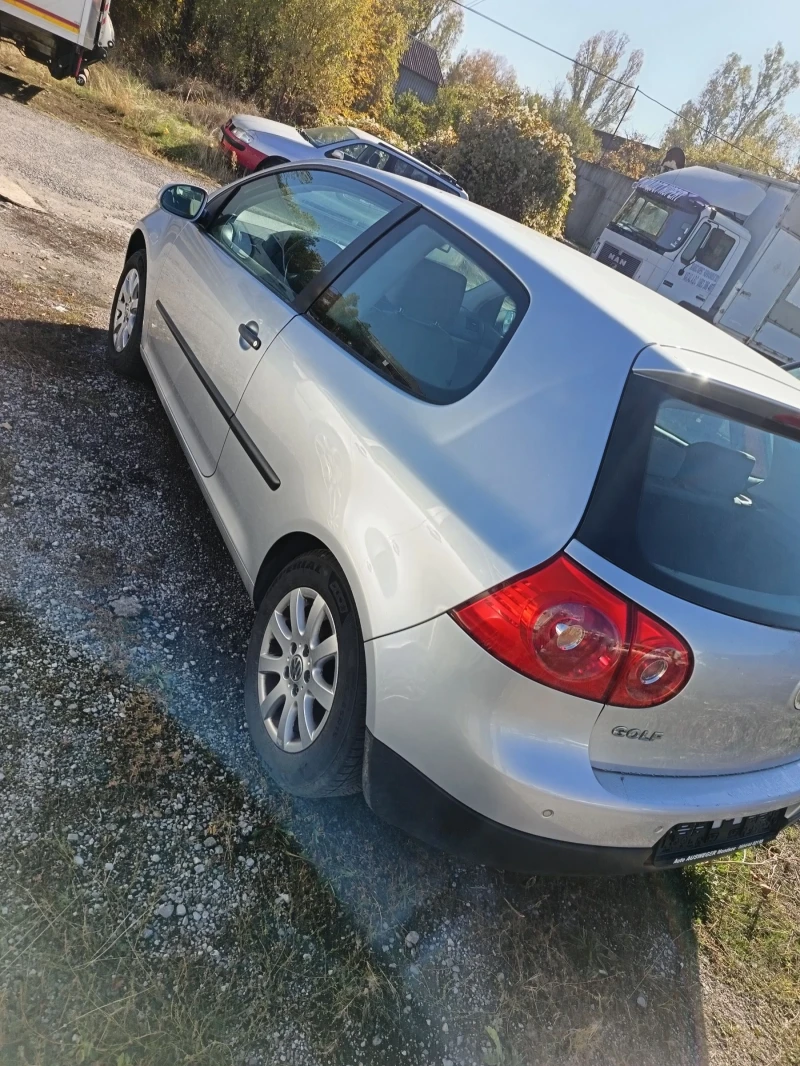 VW Golf 5, снимка 3 - Автомобили и джипове - 52554075