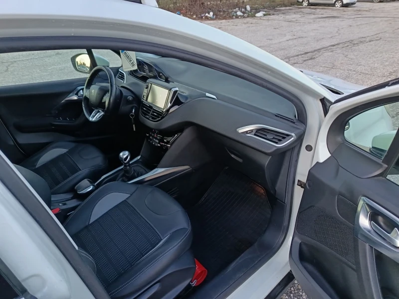 Peugeot 2008 1.6. HDI, снимка 12 - Автомобили и джипове - 52654785