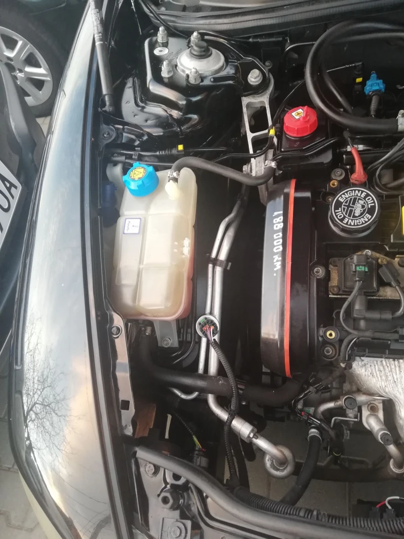 Alfa Romeo 147 1.6 ГАЗ /БЕНЗИН УНИКАТ А/С, снимка 11 - Автомобили и джипове - 52939005