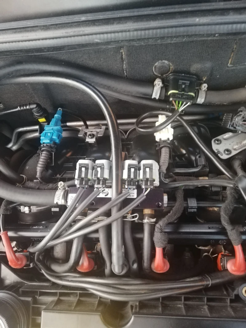 Alfa Romeo 147 1.6 ГАЗ /БЕНЗИН УНИКАТ А/С, снимка 13 - Автомобили и джипове - 52939005