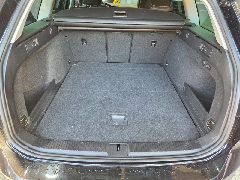 VW Passat 2.0 TDI SCR DSG Elegance, снимка 13 - Автомобили и джипове - 54854334