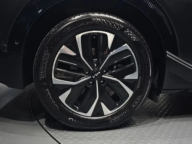 Kia EV6, снимка 5 - Автомобили и джипове - 56690436