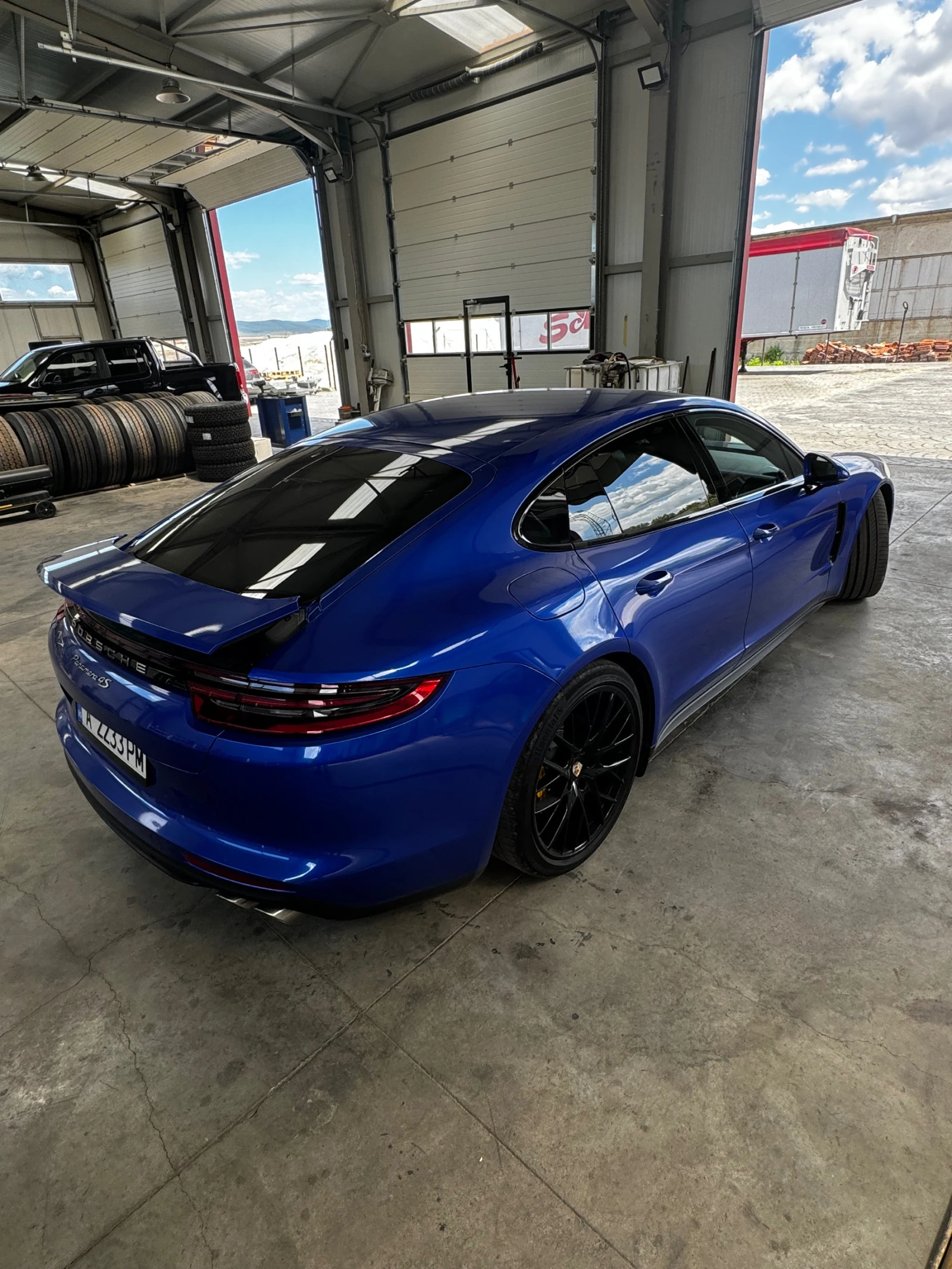 Porsche Panamera 4S D 540к.c - изображение 4