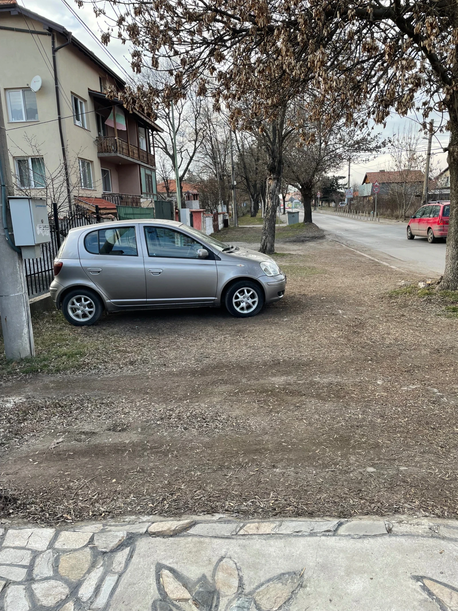 Toyota Yaris  - изображение 5